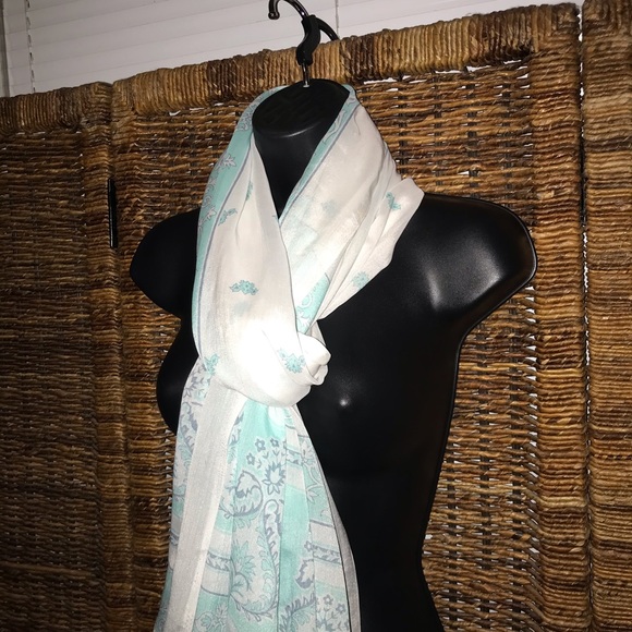 Extra Large Scarf - Picture 7 of 8